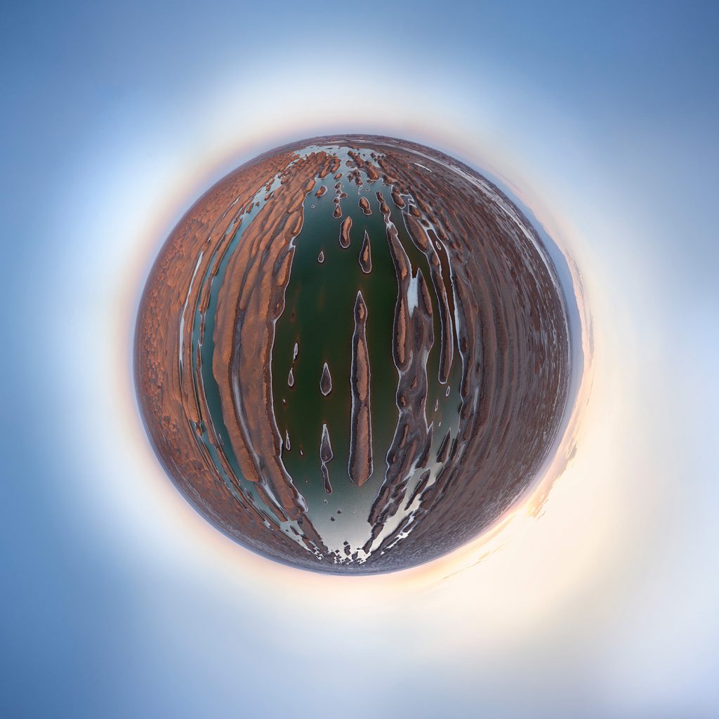 360 degree view of a lake in the heart of the desert