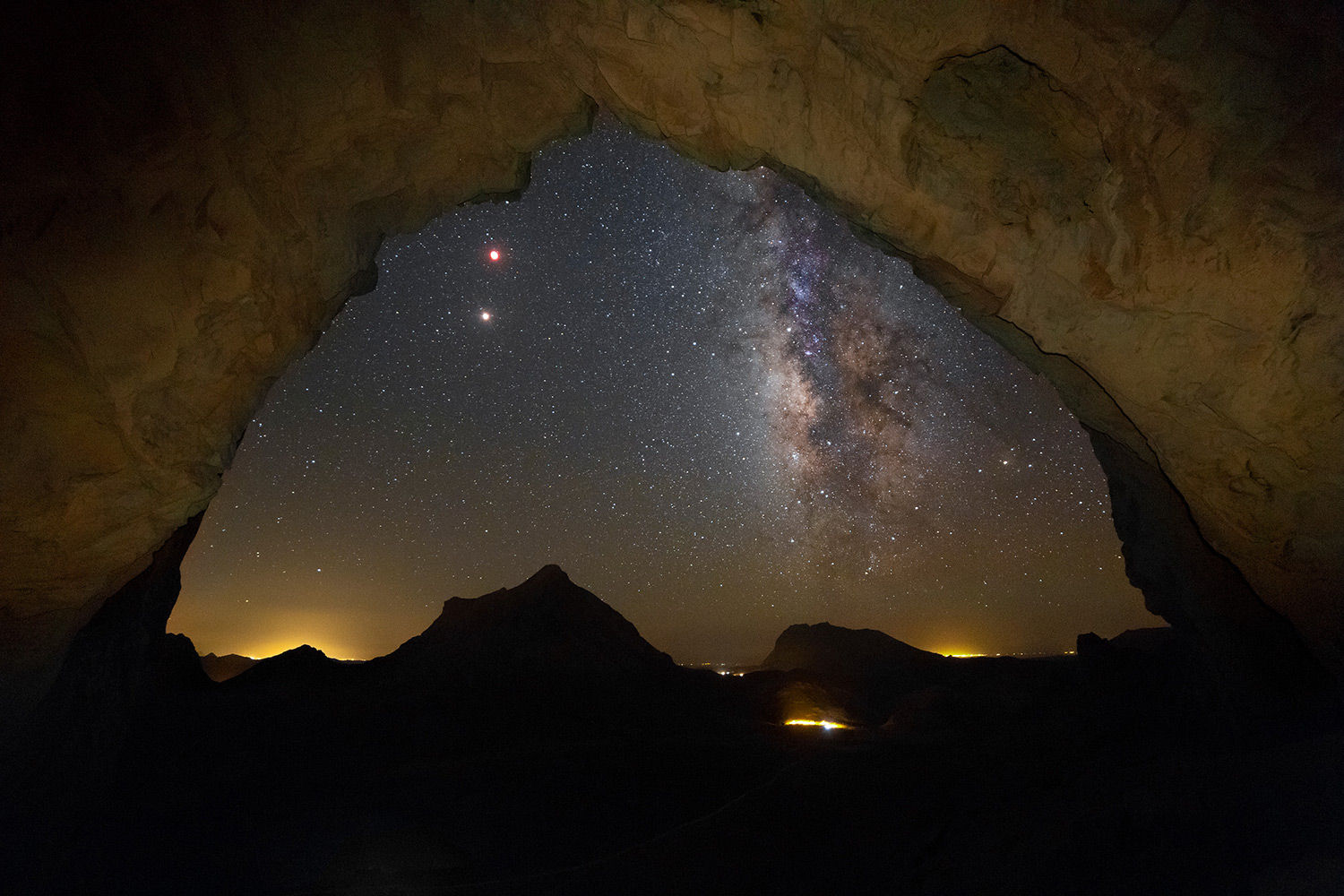 Lunar eclipse in the cave