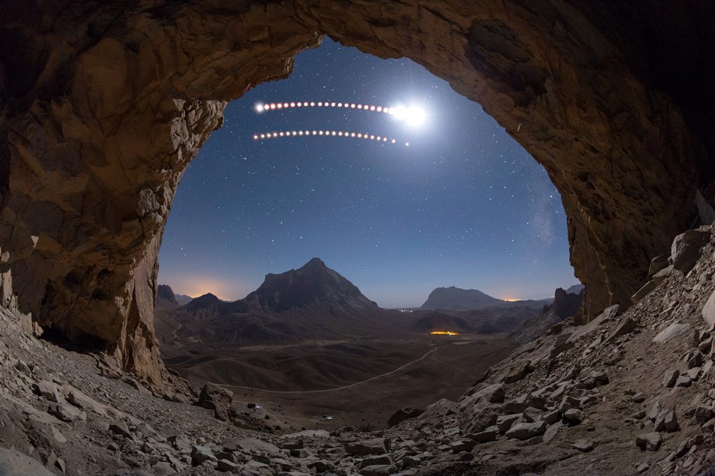 Lunar eclipse in the cave